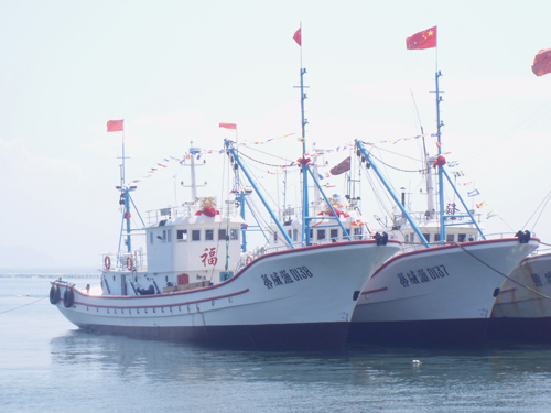 中复西港3198m双拖渔船0317号3018号试航成功